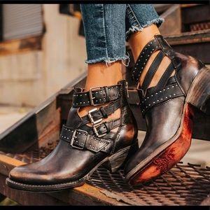 Freebird Belgium black size 5 leather booties